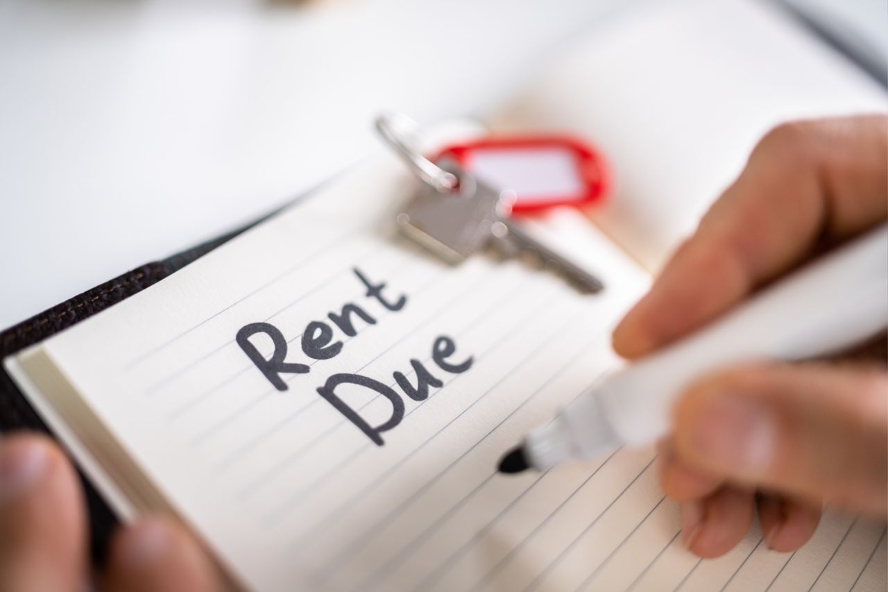 How Do Property Managers Handle Rent Collection and Late Payments?