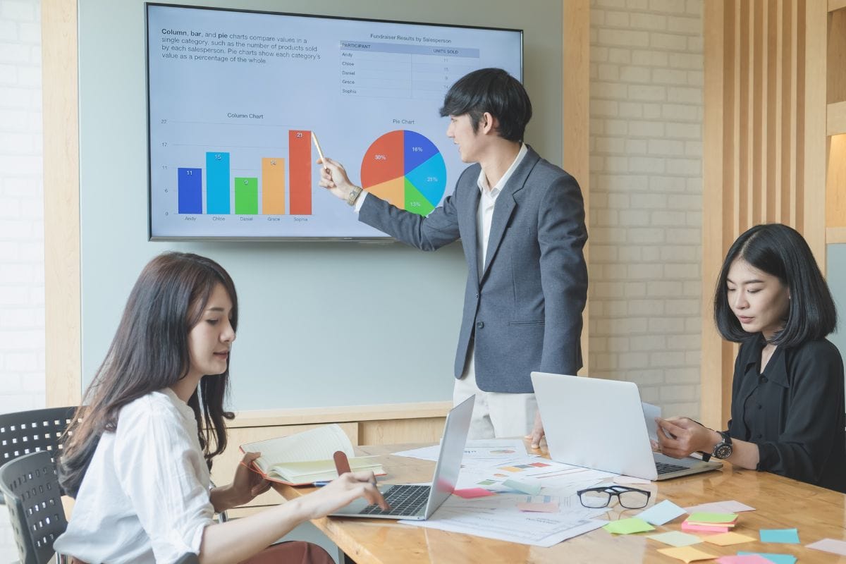 How Do Property Managers Screen Potential Tenants?